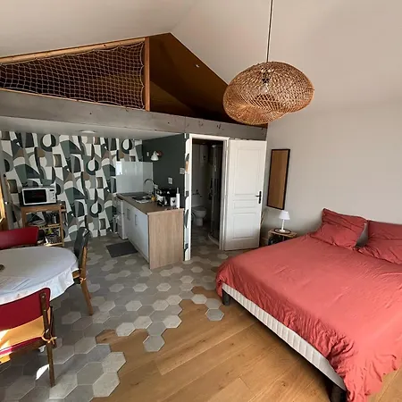 Des Lilas Apartment