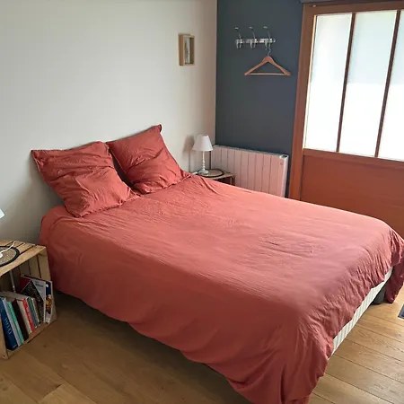 Des Lilas Apartment *